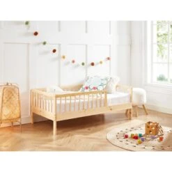 Lit Enfant LOU Pin Massif 70x140 Sommier Inclus 11 Lit Enfant LOU Pin Massif 70x140 Sommier Inclus -Mobilia Soldes lit enfant lou en pin massif couleur bois naturel 70 x 140 cm 2