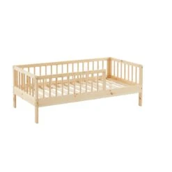 Lit Enfant LOU Pin Massif 70x140 Sommier Inclus 13 Lit Enfant LOU Pin Massif 70x140 Sommier Inclus -Mobilia Soldes lit enfant lou en pin massif couleur bois naturel 70 x 140 cm 4
