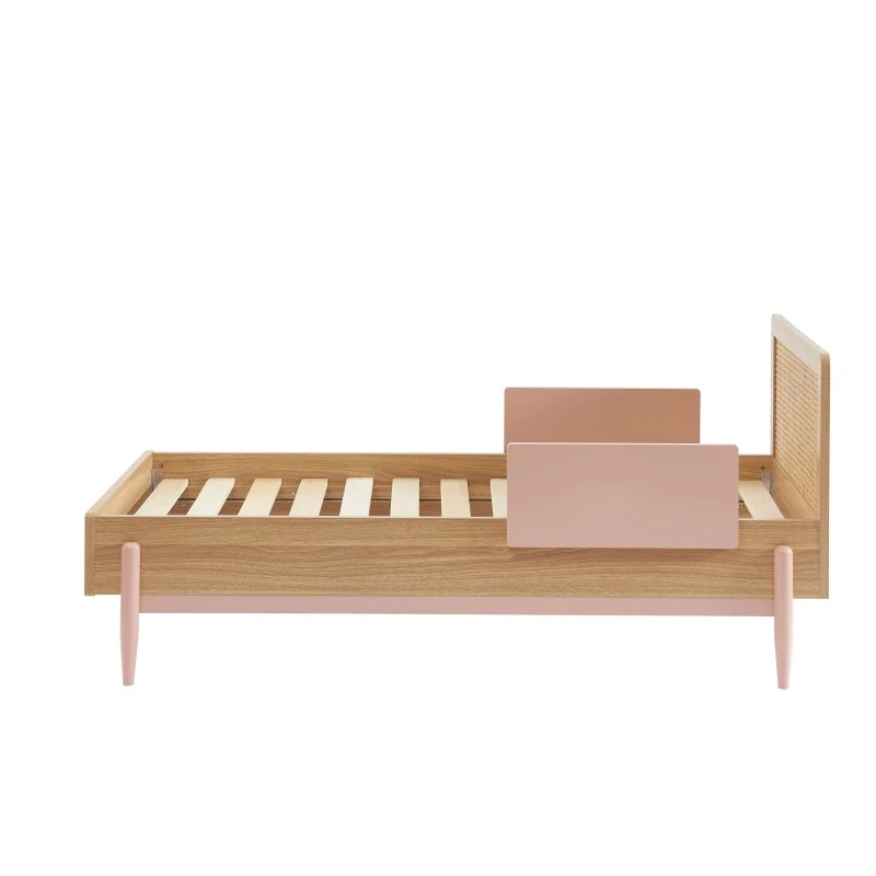 Lit Enfant PABLO Rose Et Cannage Rotin 70x140 Sommier Inclus 8 Lit Enfant PABLO Rose Et Cannage Rotin 70x140 Sommier Inclus – Image 6